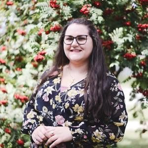 Meet your Posher, Cassandra